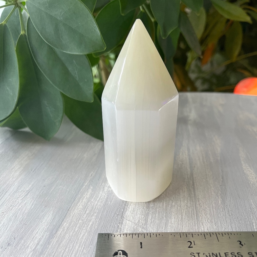Selenite Tower with Light - Picture 3 of 5